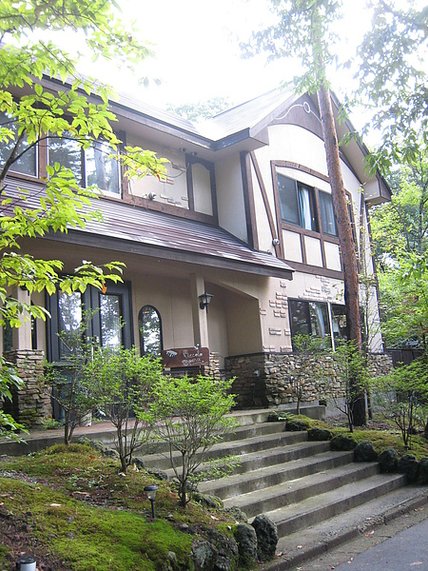 輕井澤民宿-Opera歌劇院.JPG