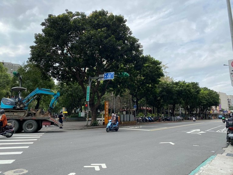 【城南】從南菜園到南昌公園：牯嶺街ｘ百年骨科診所ｘ方東美寓所