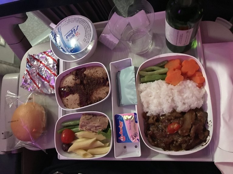 阿聯酋航空-飛機餐-台北飛杜拜晚餐-燉牛肉