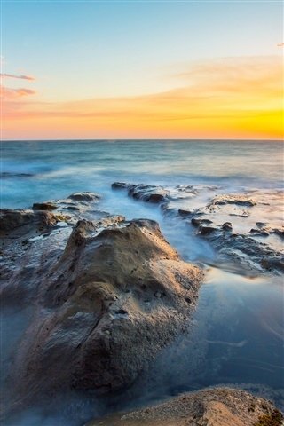 Oregon-landscape-sunset-rocks-ocean-sea_320x480_iPhone_3GS_wallpaper.jpg