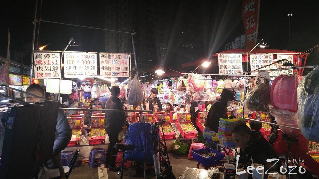 中壢觀光夜市,中壢夜市遊記,中壢夜市,中壢夜市招牌,肉肉芽分享家,中壢夜市美食攤販紀錄,中壢夜市美食,中壢夜市攤販,中壢夜市時間,中壢夜市彈珠檯,中壢夜市打彈珠,香腸彈珠