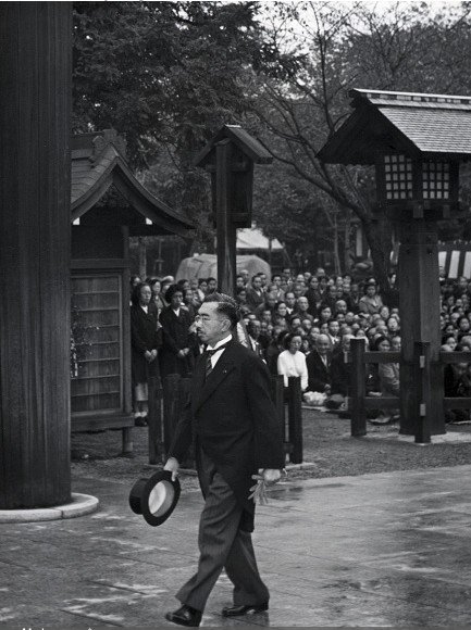 和歌詩人（歌人）大伴旅人《梅花歌．序》「初春令月，氣淑風和」