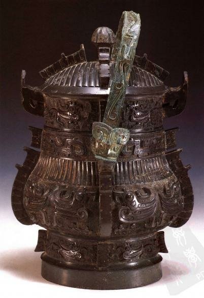青銅卣/卣（音「友」）一種古代酒器，常見於商朝和西周時期，在