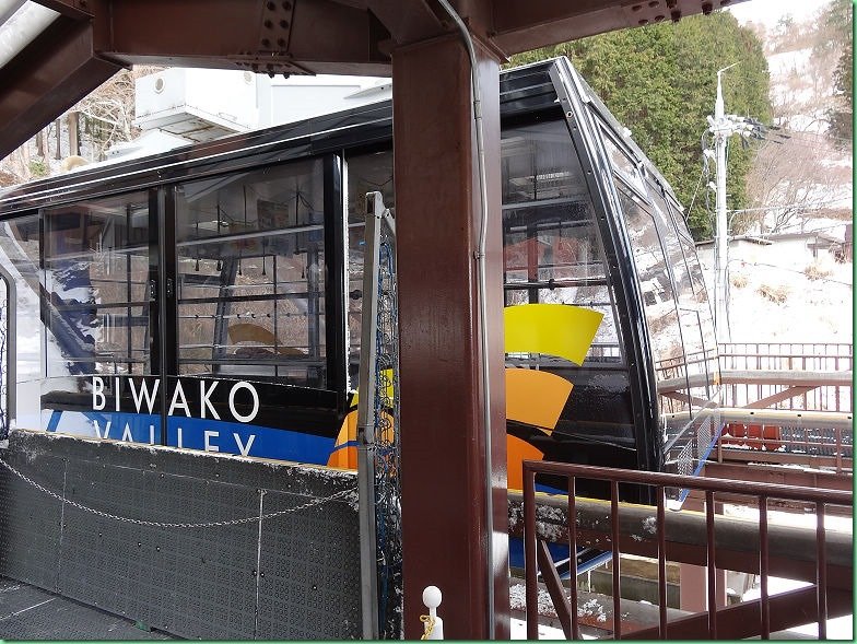 20150209_05 搭乘大型登山纜車 203s