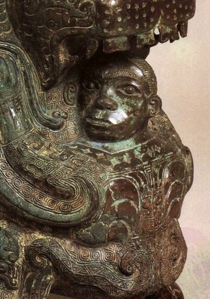 青銅卣/卣（音「友」）一種古代酒器，常見於商朝和西周時期，在