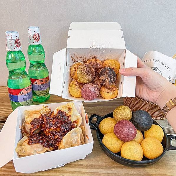 【高雄左營】Ｑ吉拉＞小吃結合柑仔店～童趣滿分的可愛餐車！