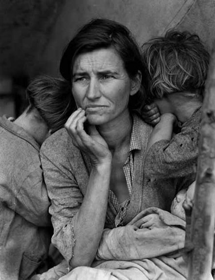 Dorothea Lange -- 1940 -- Migrant Mother 09-1.jpg