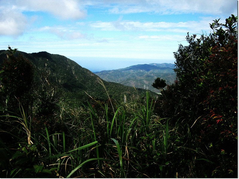 牡丹路山800山頭西北眺西海岸