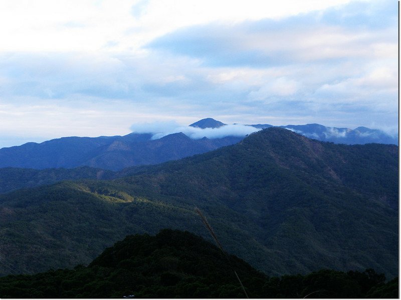 北里龍微波站北望中心崙山、南湖呂山