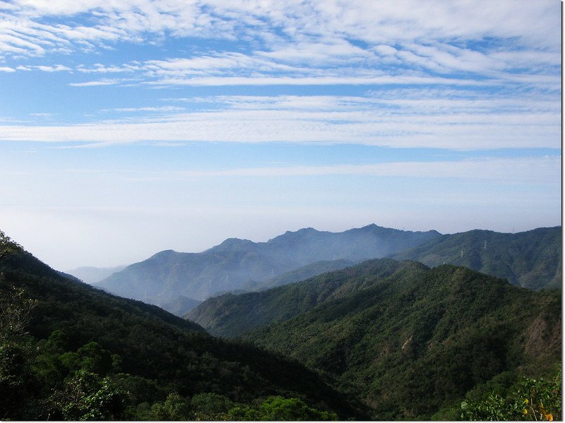 霧里乙產道西北眺南湖呂山西稜