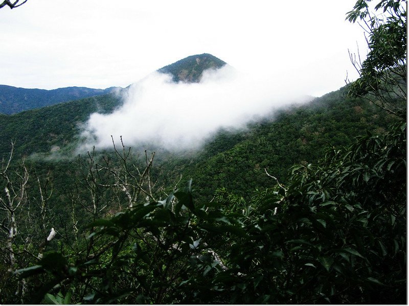 霧里乙山東北峰山頂北望南湖呂山 2