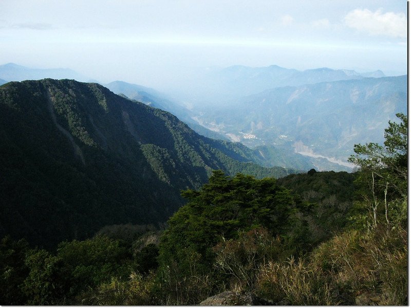 斯拉巴庫山腰俯瞰荖濃溪河谷 2