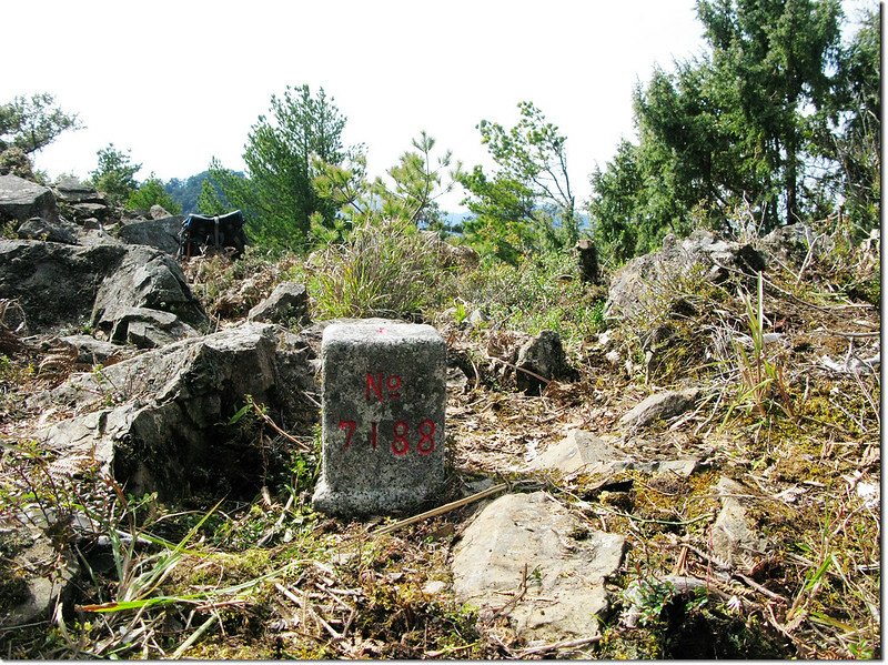 斯拉巴庫山三等三角點（# 7188 Elev. 2757 m) 1