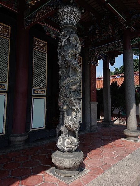 450px-臺北孔子廟大成殿龍柱