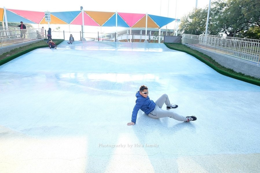 【嘉義親子公園】嘉義市城鎮之心滑草場、溜滑梯、玩水12.JPG