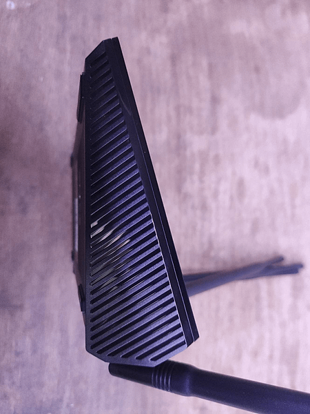 [開箱] ASUS 華碩 RT-AX1800HP 電競無線分