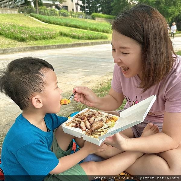 【美食報爆】台北40多年老字號港式燒臘店丨不想排隊買想拿了直