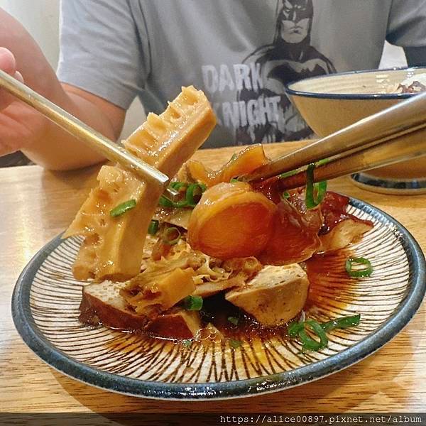 【美食爆報】新竹東門市場美食丨讓人口齒留香的舒肥料理丨新竹火