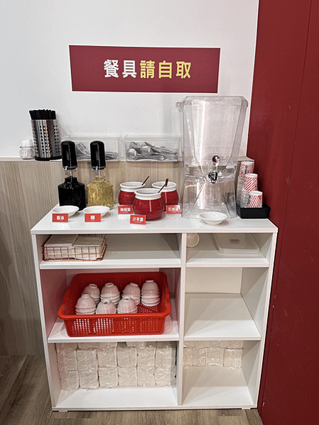 【台北美食】西門必吃cp值高小火鍋|麻辣乾拌燃麵|日韓觀光客