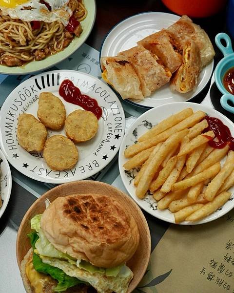 在地人都愛的平價早餐店！新莊中港圖書館旁的《金好吃飲食店》