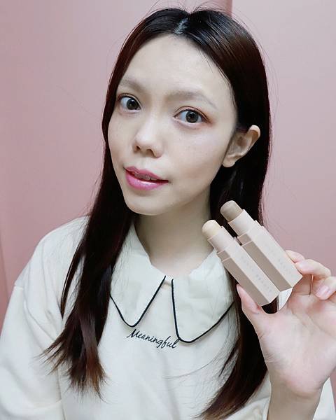 雷哈娜自創品牌Fenty Beauty14