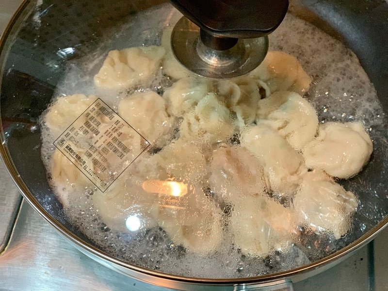 鮮食煮藝 爆汁手工水餃│決定你「吃」的價值【單月熱銷15萬顆】超人氣團購【每顆只要2元】工廠通過ISO 20000、HACCP認證，安全衛生有保障
