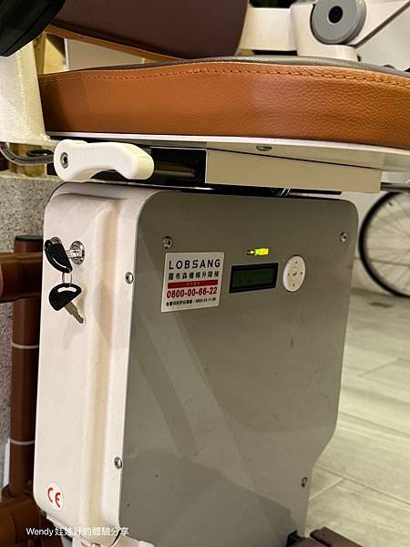 【體驗舖】樓梯升降椅第一品牌｜羅布森台灣製造MIT精品｜老人