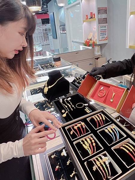 「大里金飾店」給寶寶最好的祝福！9999純金彌月禮分享～龍年