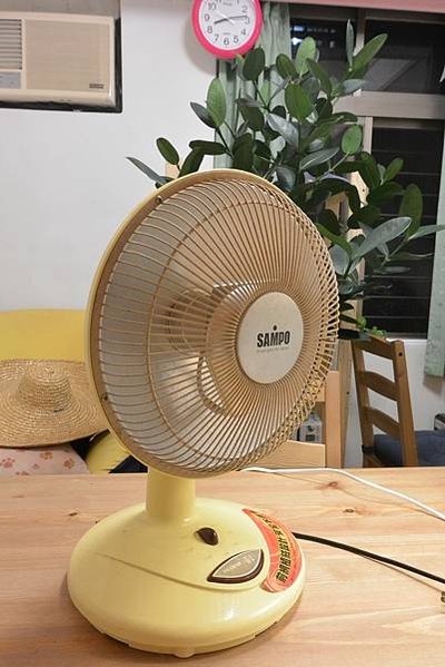 DIY〉鹵素電暖器自己換燈管！維修材料費100多元！