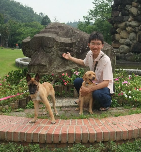 狗狗出遊〉南投埔里．玫開四度食用玫瑰園．田心心蔬食餐坊．牛耳