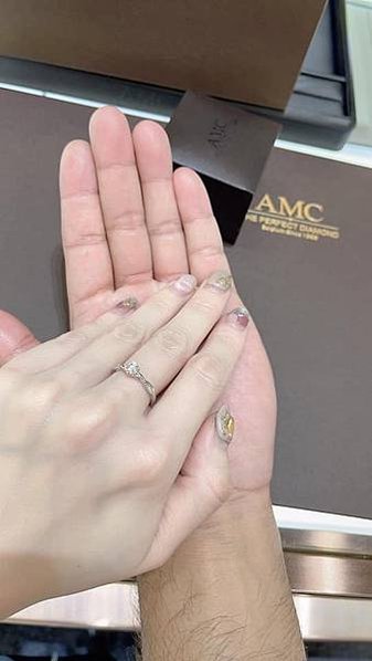 鑽石鑽戒台中cp值高鑽戒平價鑽石平價鑽戒婚戒訂婚戒結婚AMC鑽石婚戒鑽戒推薦