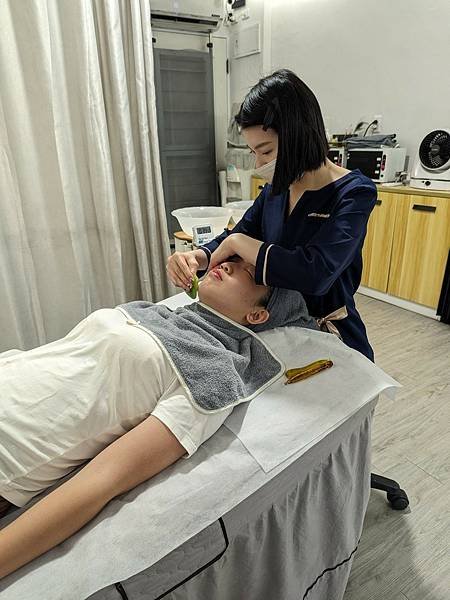 【台中臉部撥筋】花耳採耳會館。放鬆紓壓的好地方