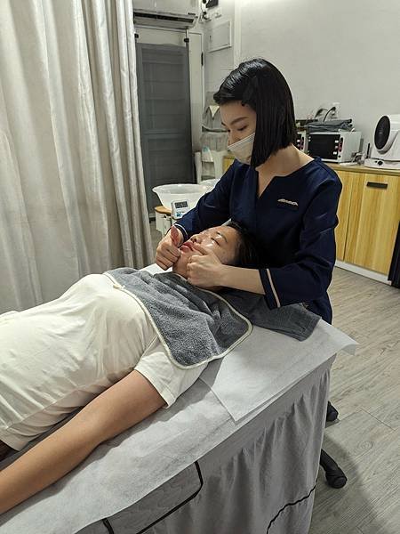 【台中臉部撥筋】花耳採耳會館。放鬆紓壓的好地方