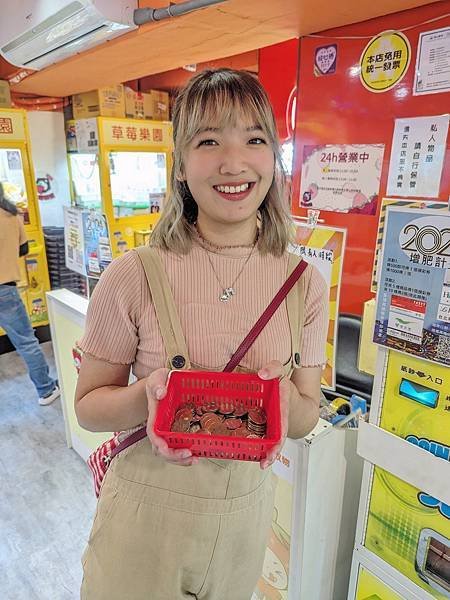 台北好好玩親子樂園 『草莓樂園』 夾娃娃夾零食真的是好紓壓好