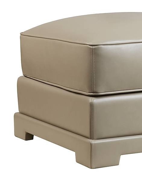 promemoria-wanda-pouff-leather-d