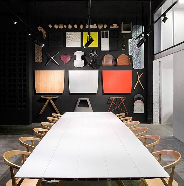 large_Big_Table_B_Showroom_cccc8dee59