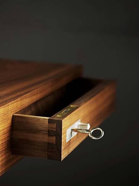ch110-detail-back