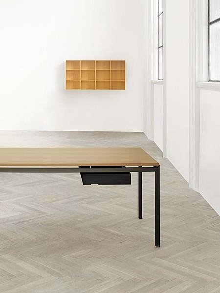 pk52-professor-desk-detail-front