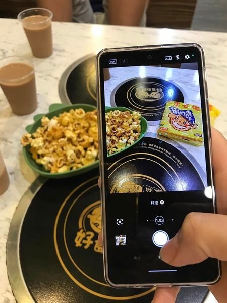 防摔又防水  超輕手機推薦  - SHARP AQUOS s