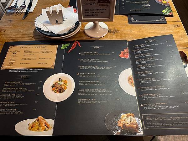 WOWffizi Cafe&amp;Bistro 烏菲茲餐酒館：鄰近