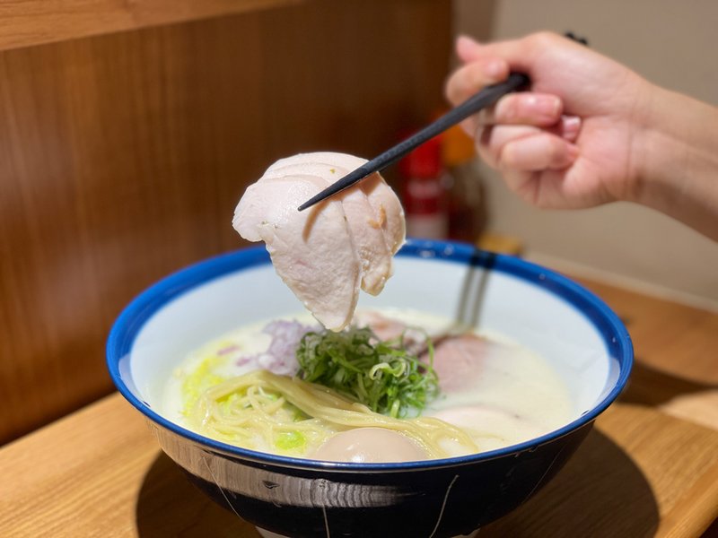 捷運中山站排隊拉麵｜人氣池音 鶏白湯ラーメン，濃郁奶香雞湯讓