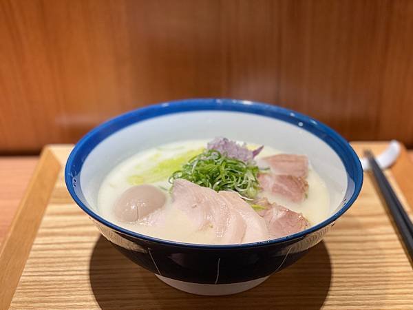 捷運中山站排隊拉麵｜人氣池音 鶏白湯ラーメン，濃郁奶香雞湯讓