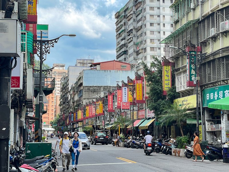 中和緬甸街半日遊，喜愛東南亞料理的朋友不能錯過！整條街的銅板