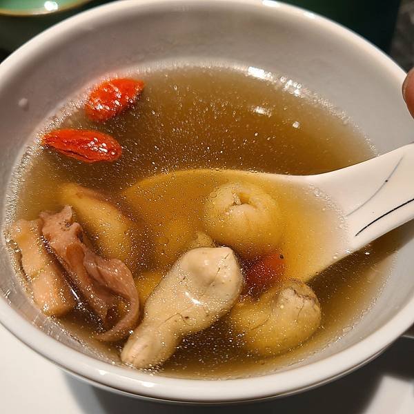 10.鈺善閣 食潤燉湯