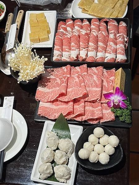 文華餅房~~萬有全涮羊肉肉盤品質不太及格