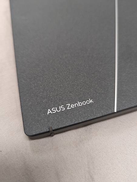 ASUS ZenBook S13 OLED (UX5304)