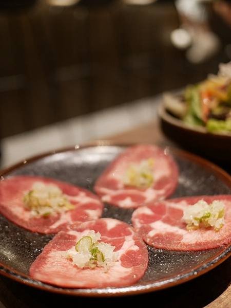 肉得慌燒肉餐酒館 薄片鹽蔥牛舌