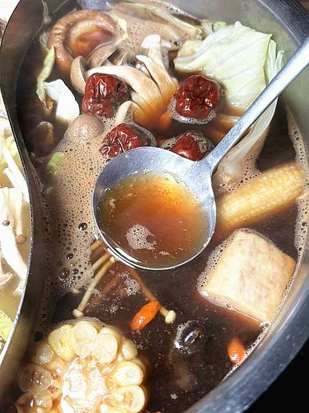 新埔和牛火鍋｜【大魔大滿足鍋物-板橋民生店】，號稱板橋火鍋霸
