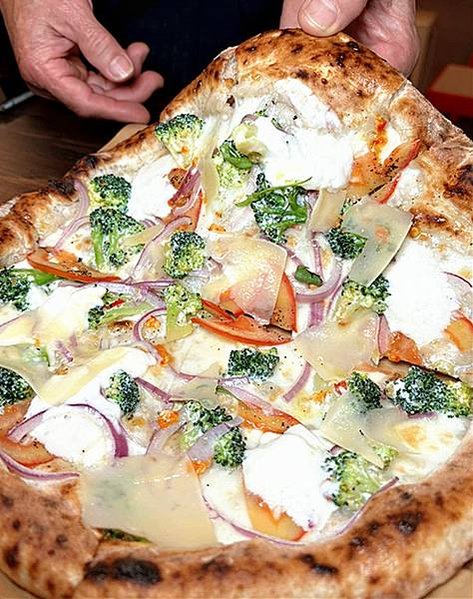 台北蔬食pizza，蔬食三明治｜【Eating Love 酸