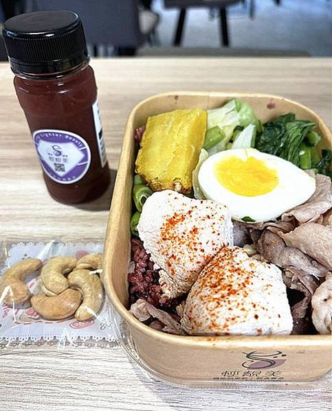西湖健康餐盒｜【輕靚美】輕食餐盒X機能蔬果飲（台北內科店），